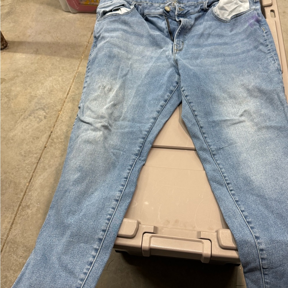 Maurices Light Blue Relaxed Men's Jeans